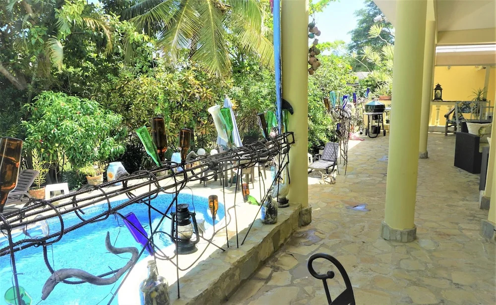 2 Bedroom 'Bird Watching Vacation' Villa