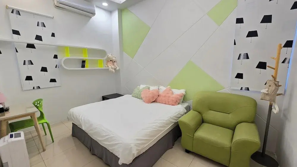 Economy room