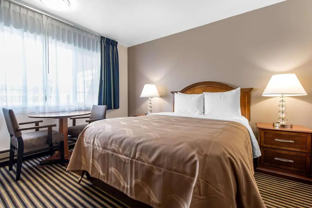 BaySide Inn & Suites Eureka - Chambres