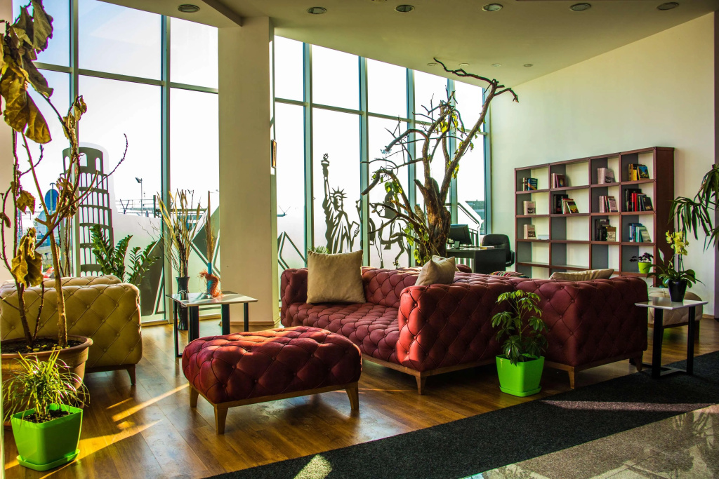 Lobby & Reception