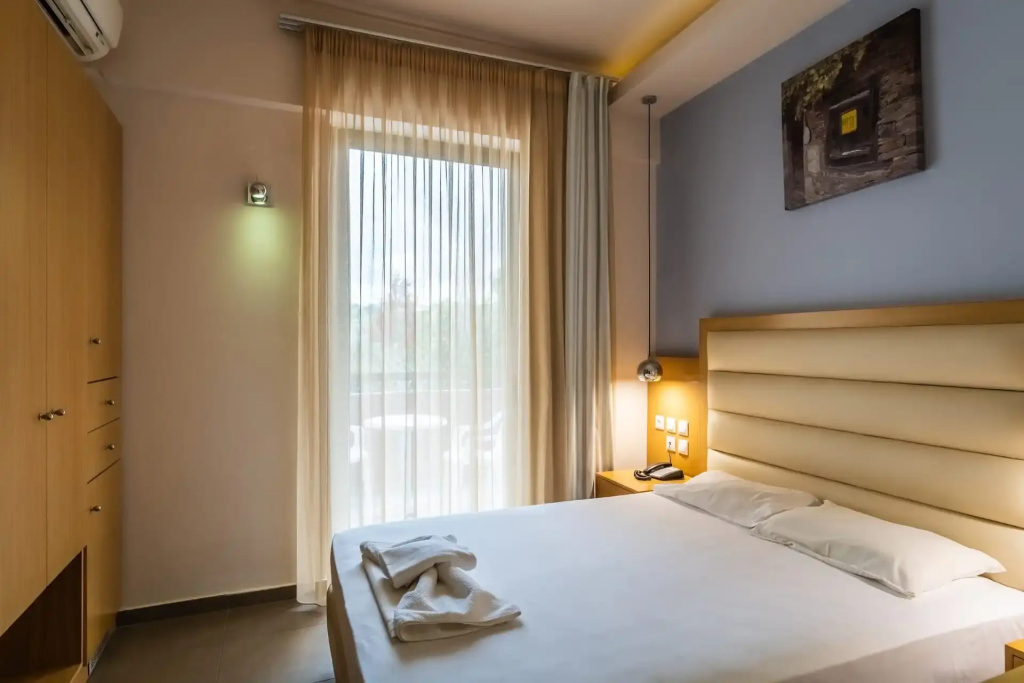 Economy room