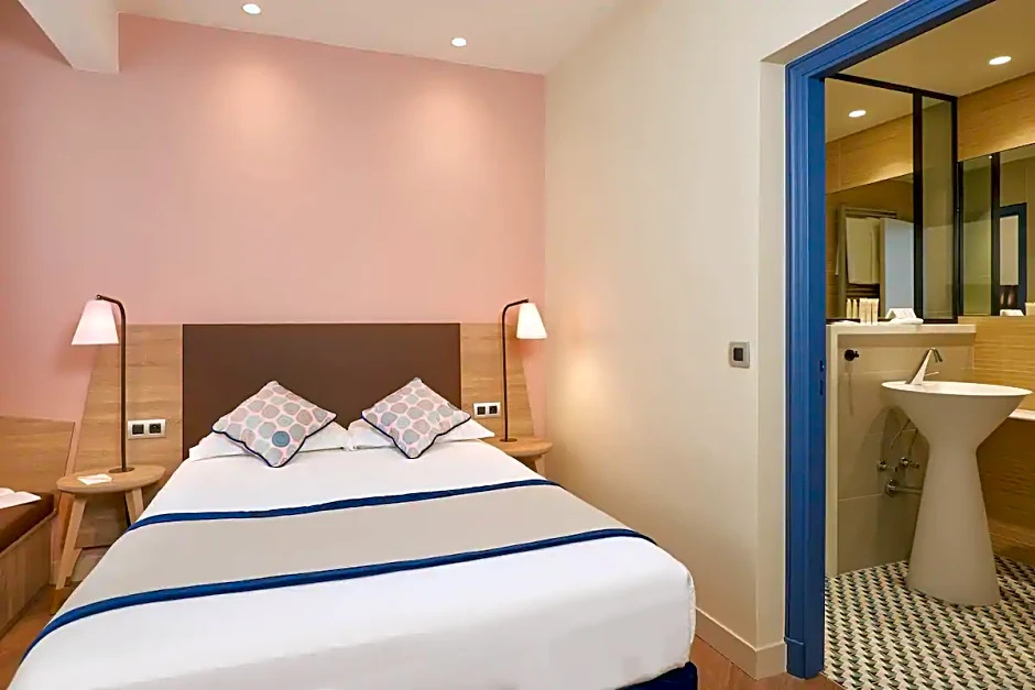 Hotel de Sevigne 70