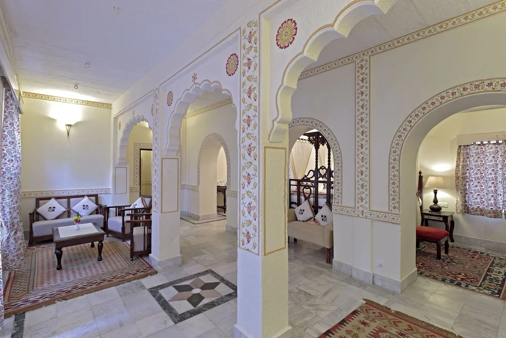 Lobby & Reception