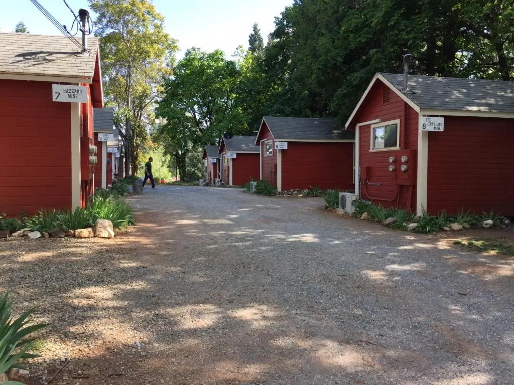 Deluxe Studio