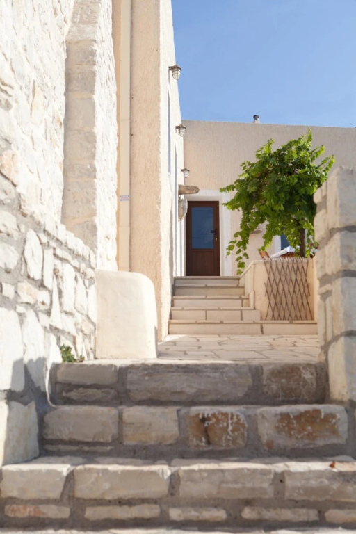 Studio in Roumeli, With Pool Access, Enclosed Garden and Wifi