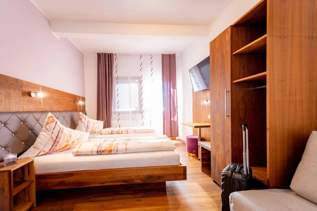 Standard Double room (full double bed)