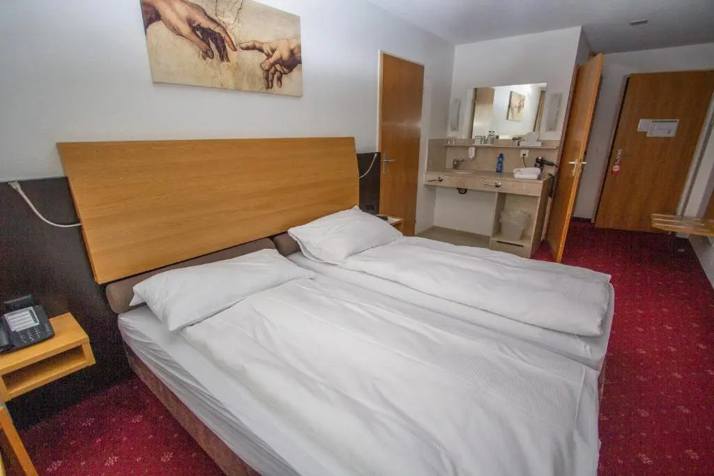 Standard Double room (full double bed)