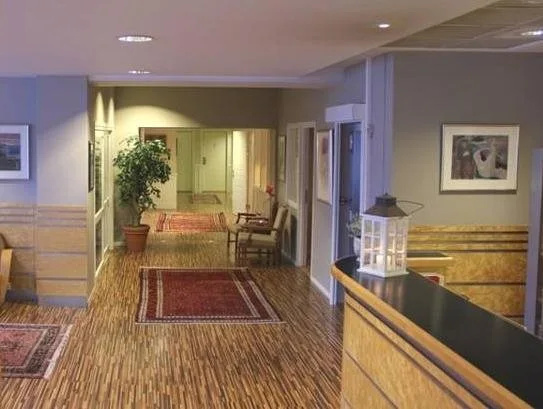 Lobby & Reception