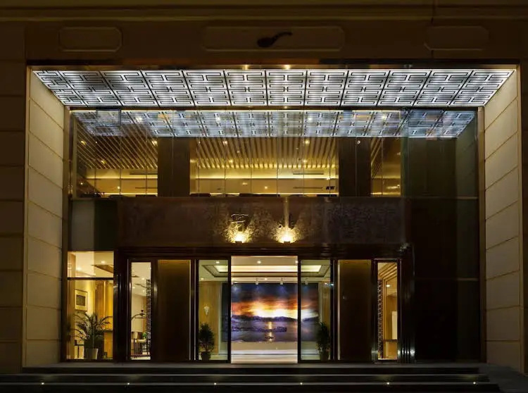 Lobby & Reception