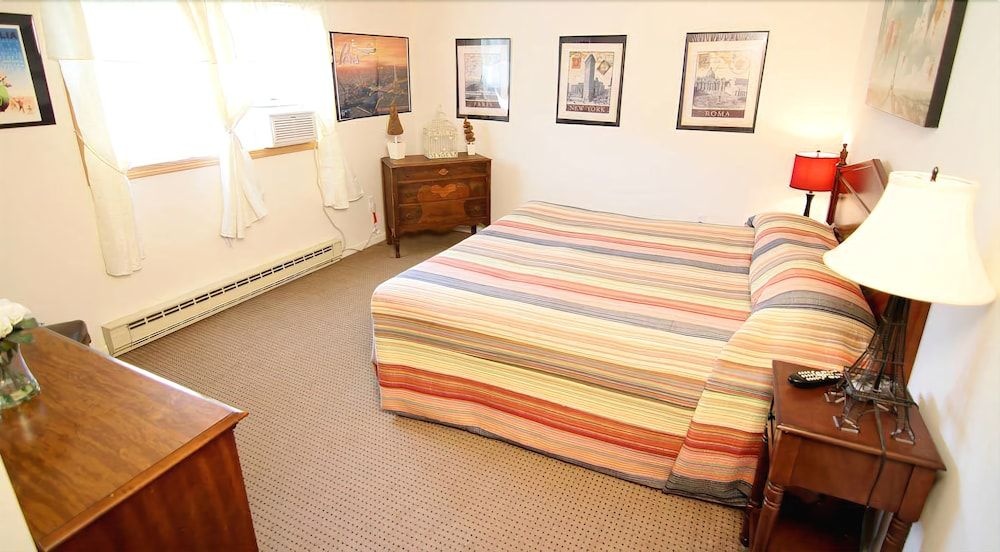 Moore's Motel — 4