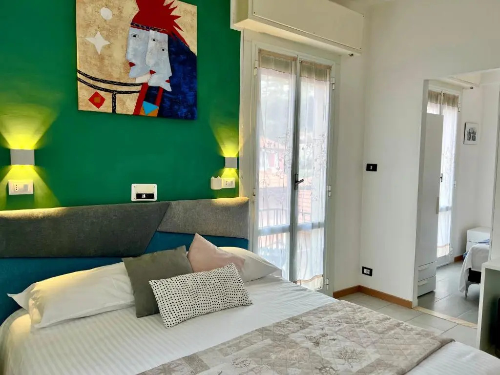 Standard Triple room with balcony