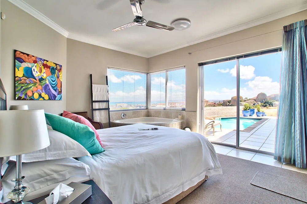 At The Rocks - фото 5