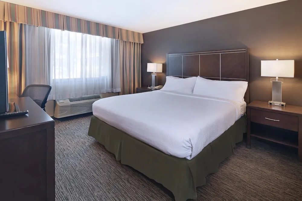 Holiday Inn Hotel & Suites Anaheim by IHG - Chambres