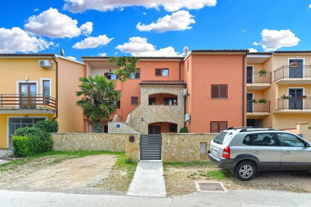 Apartments Mira 295