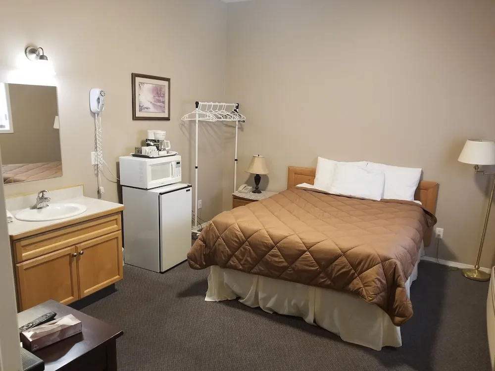 Double Suite (full double bed)