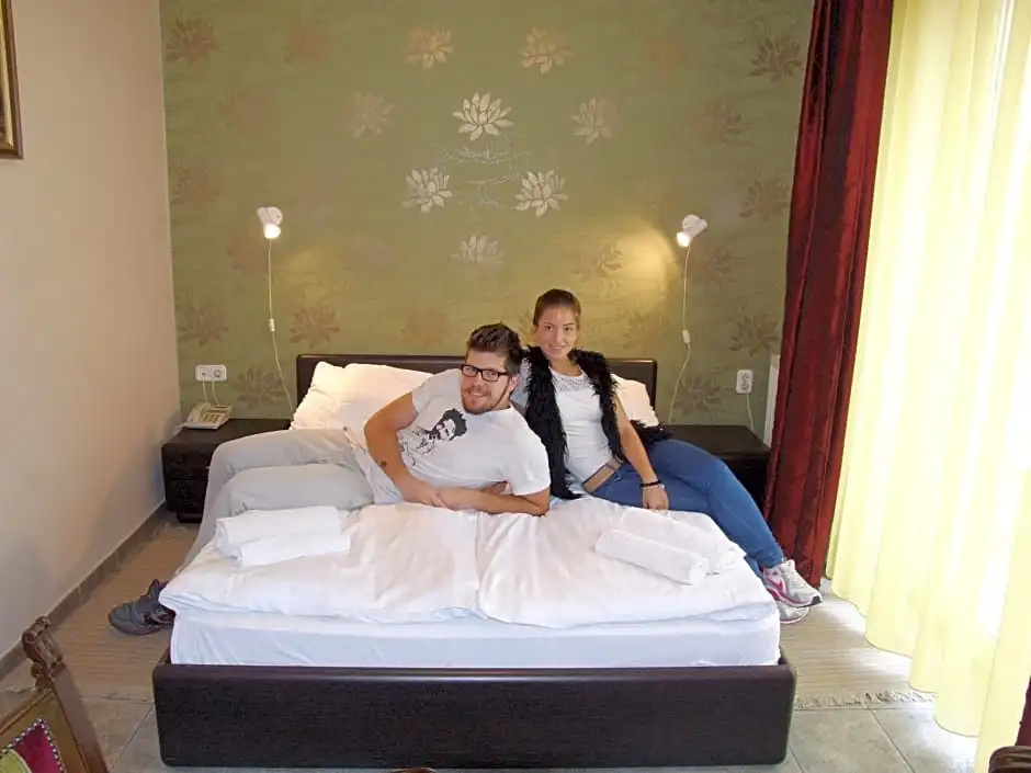 Apartman Hotel Srvr - Chambres