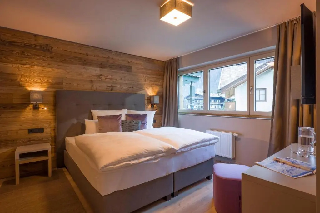 3 Bedrooms Apartment