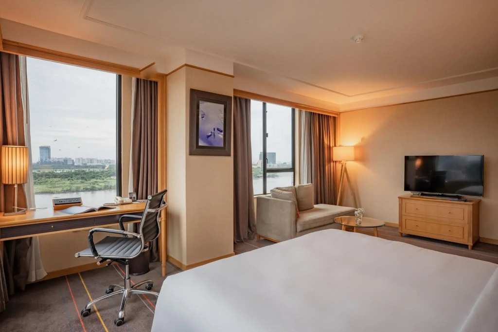 Renaissance Riverside Hotel Saigon - фото 41