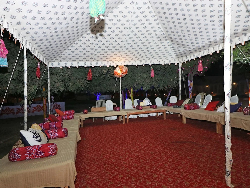 OYO 28028 Rishikul Sangam City