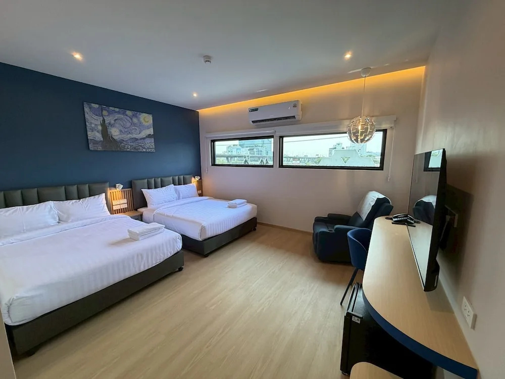 Standard Quadruple Family room with city view