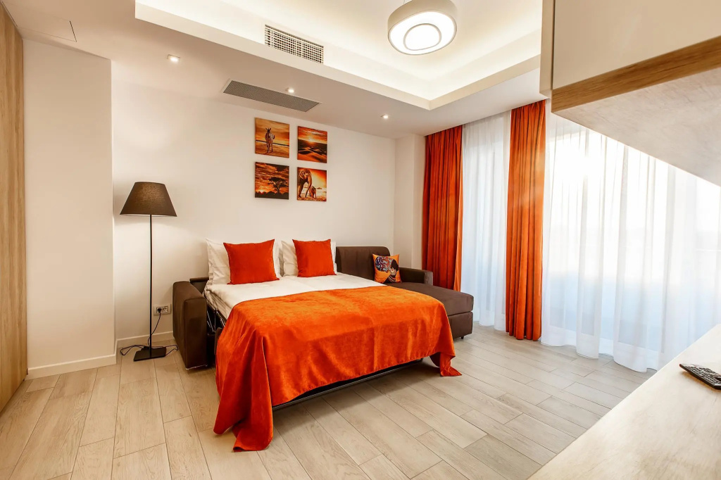 2 Bedrooms Apartment