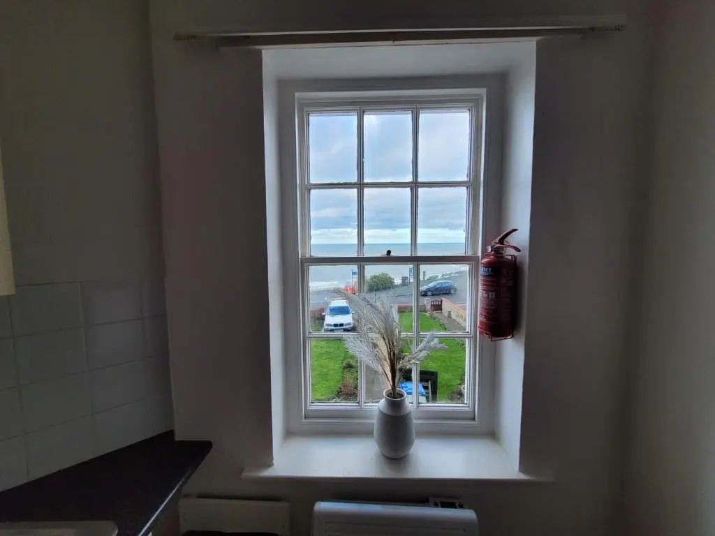 Sea View flat 2 with Fast WiFi and FREE parking