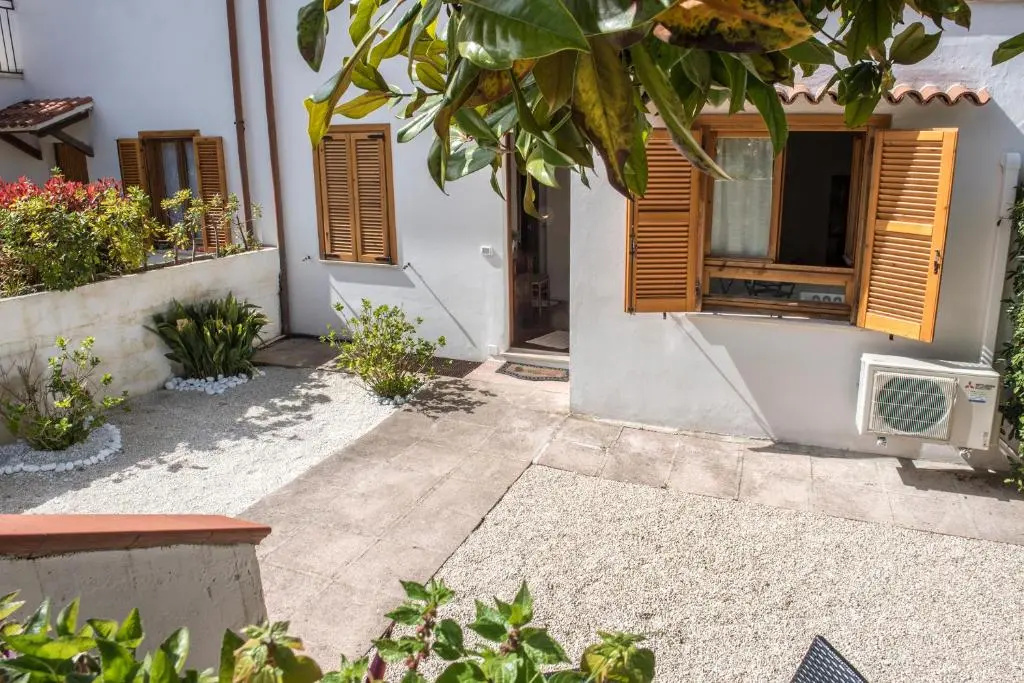 N175 - Numana, bilocale con portico