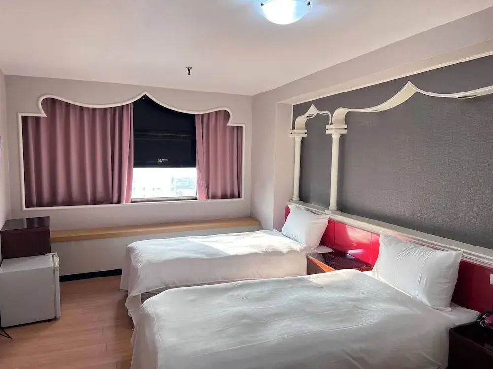 Economy Double room (twin beds)