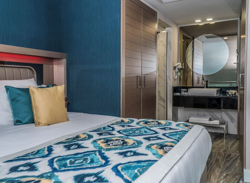 Family Duplex room with sea view