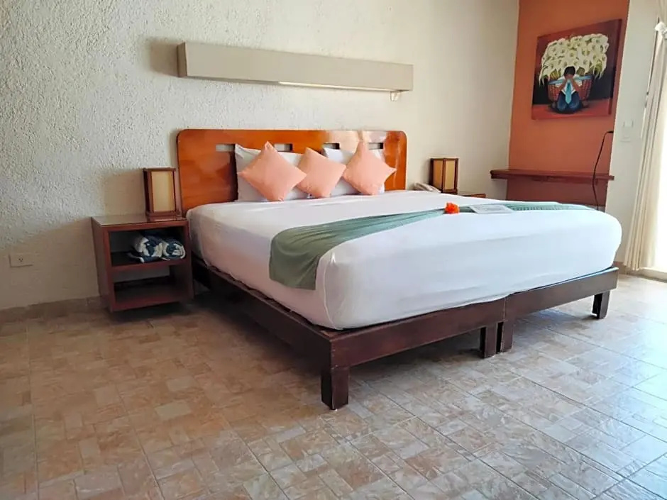 Deluxe room with balcony and with sea view