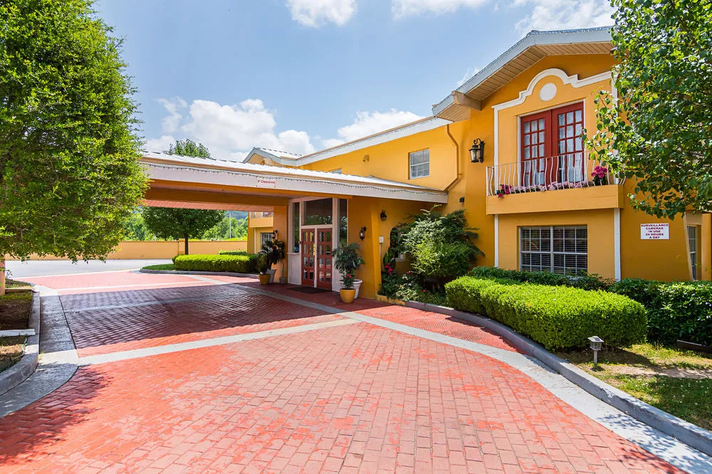 Rodeway Inn & Suites
