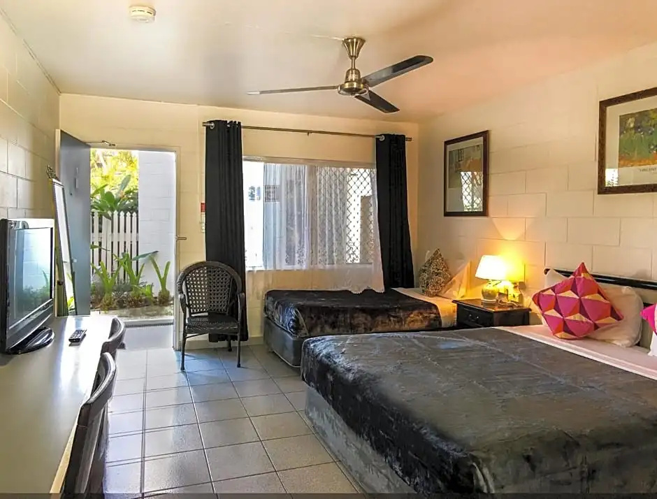 Superior Double room with garden view (twin beds)