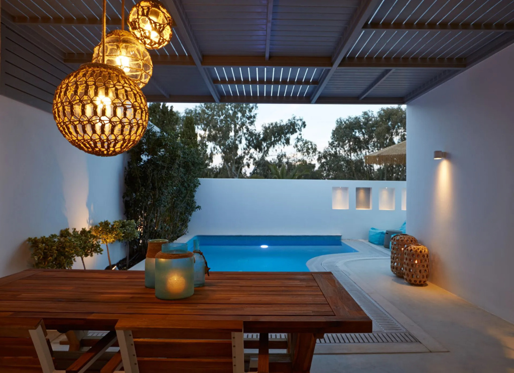 2 Bedrooms Villa