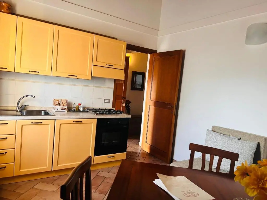 1 Bedroom Double Apartment full double bed