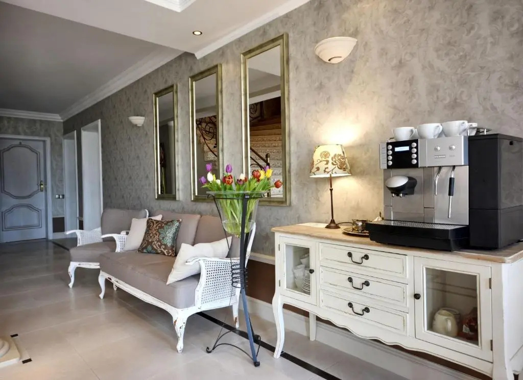 Standard Double room with balcony (full double bed)