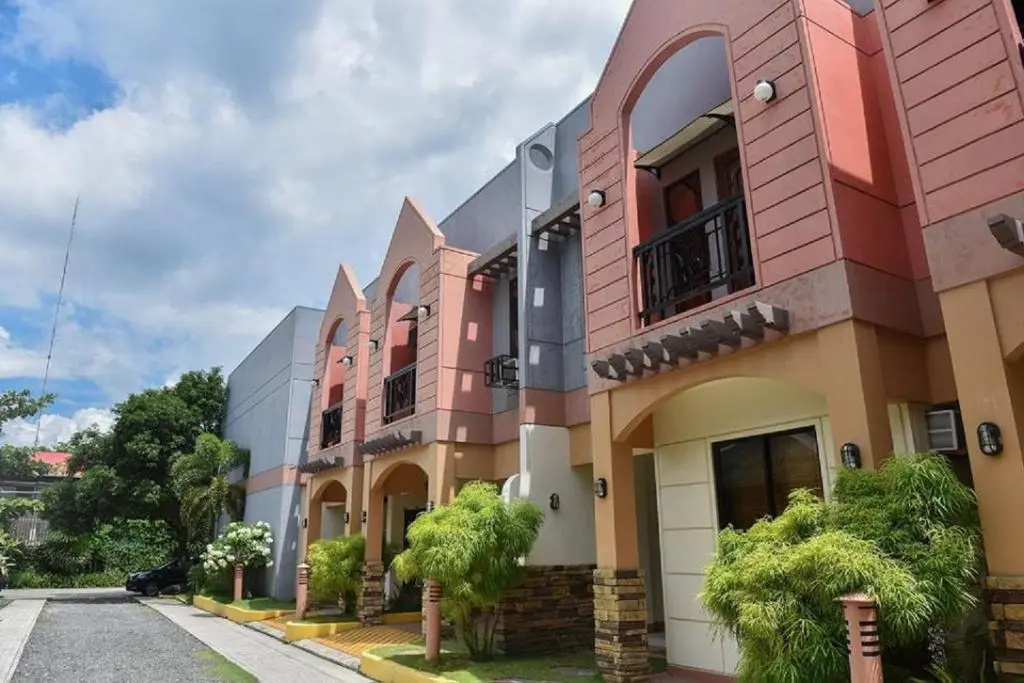 3 Bedrooms Apartment