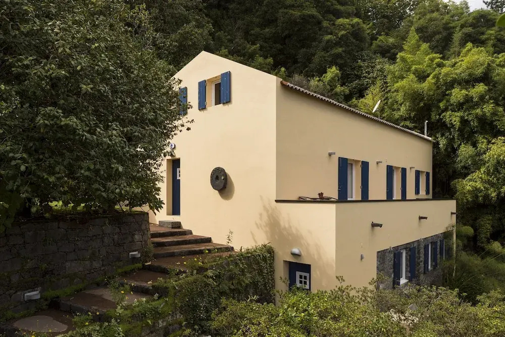 3 Bedrooms Cottage with balcony