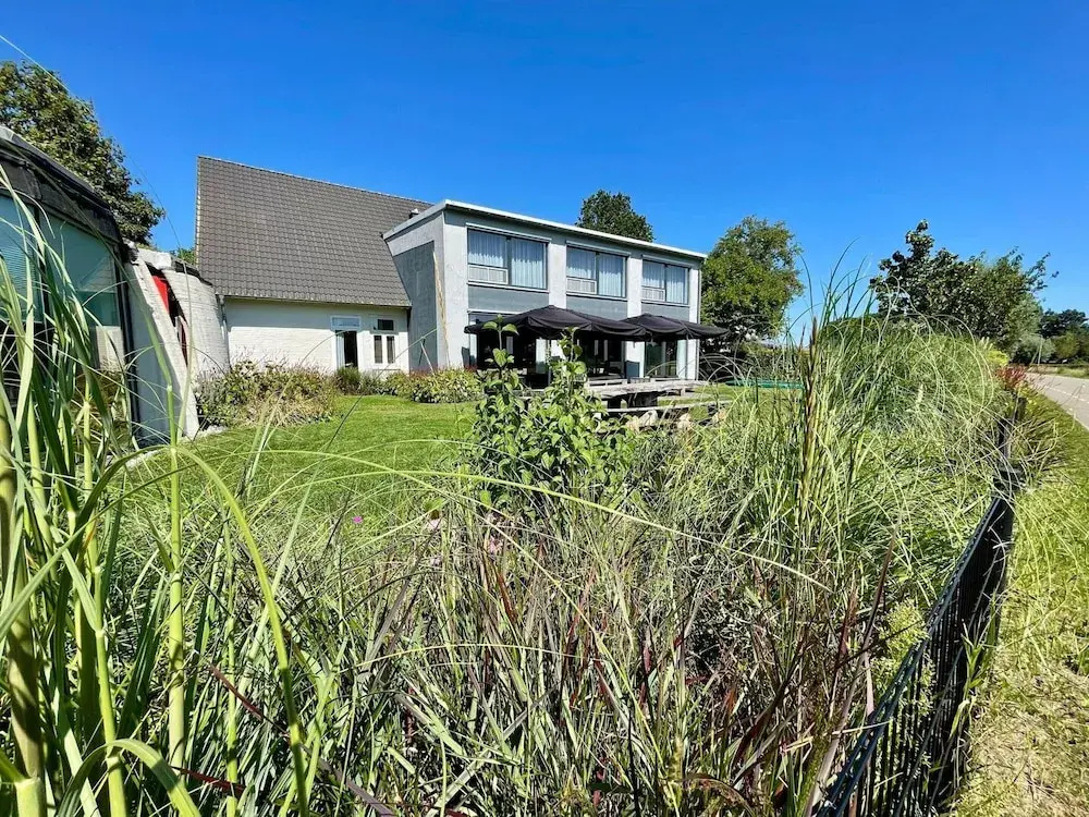 Villa Near Teuge Airport and Paleis 't Loo