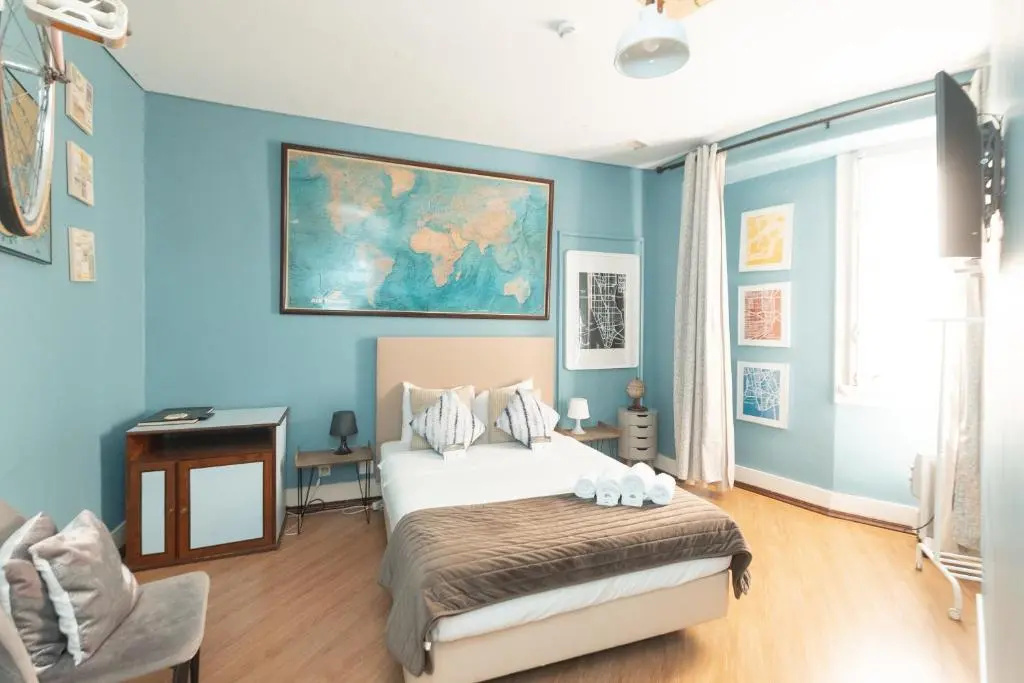 Double room (full double bed)