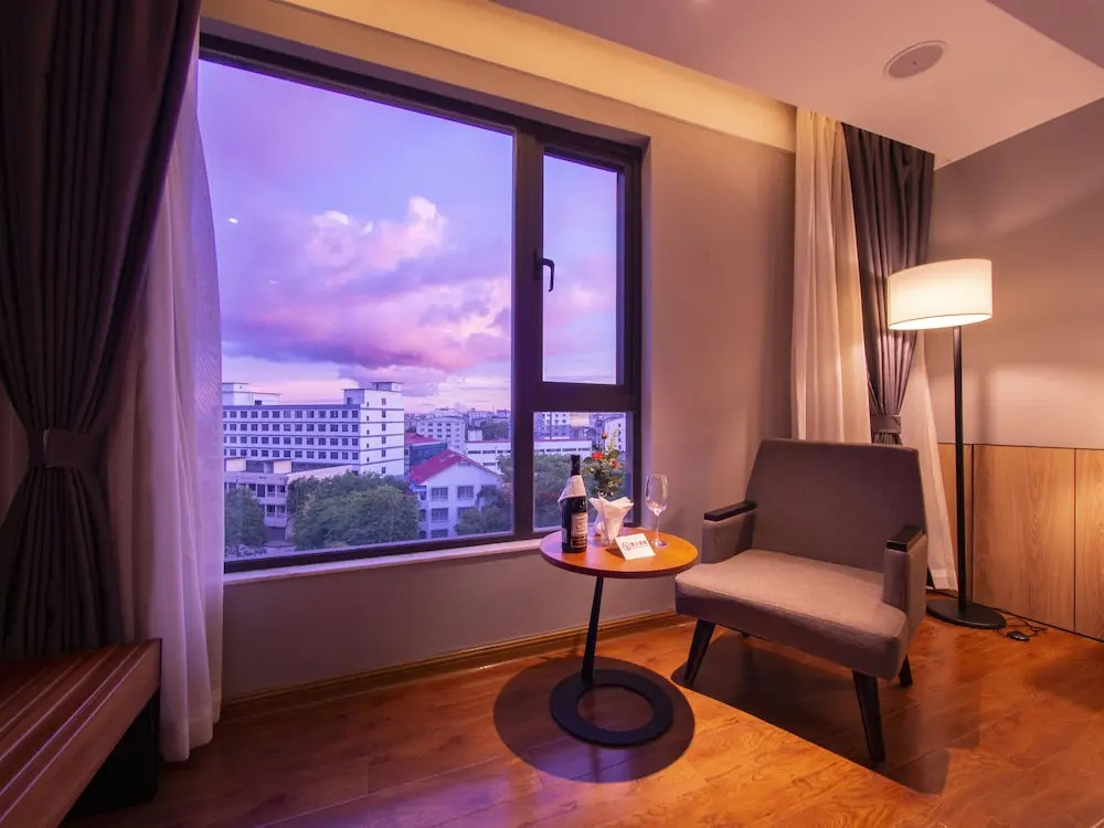 Deluxe Double room (full double bed)
