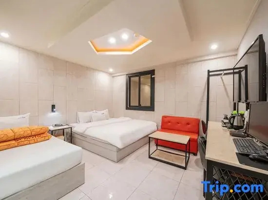 Standard Double room (twin beds)