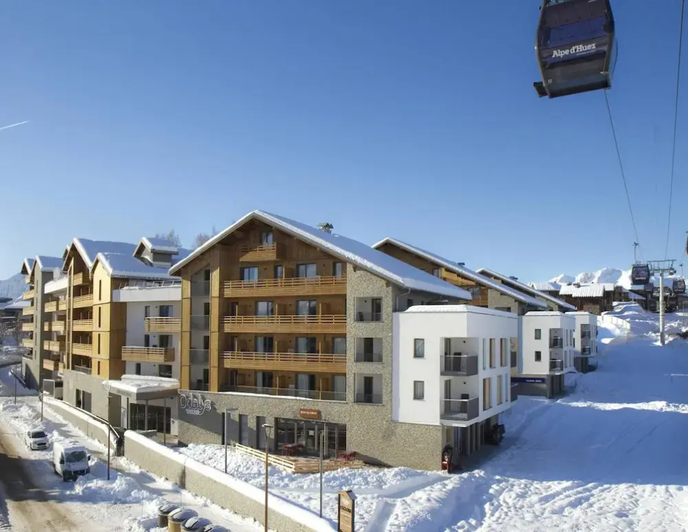 Apartment in L'eclose With Mountain Views