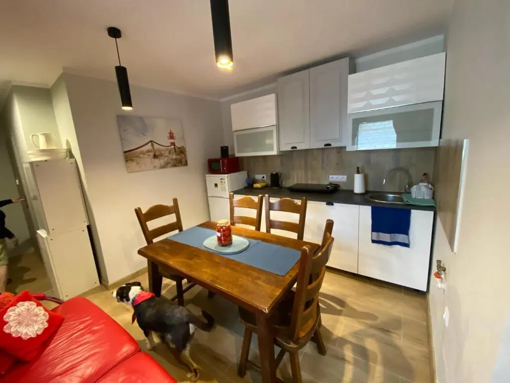 L&B House
