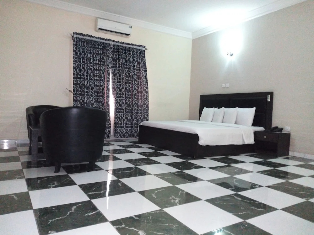Deluxe Double room (full double bed)