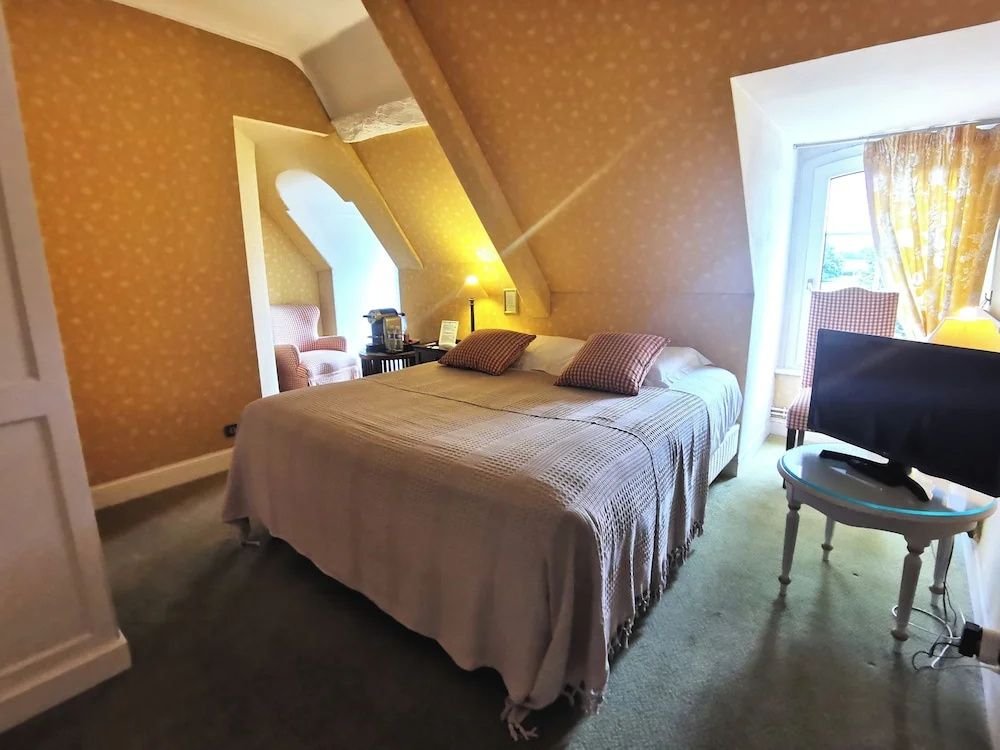 Grand Hotel "Château de Sully" - Piscine et Spa - Chambres