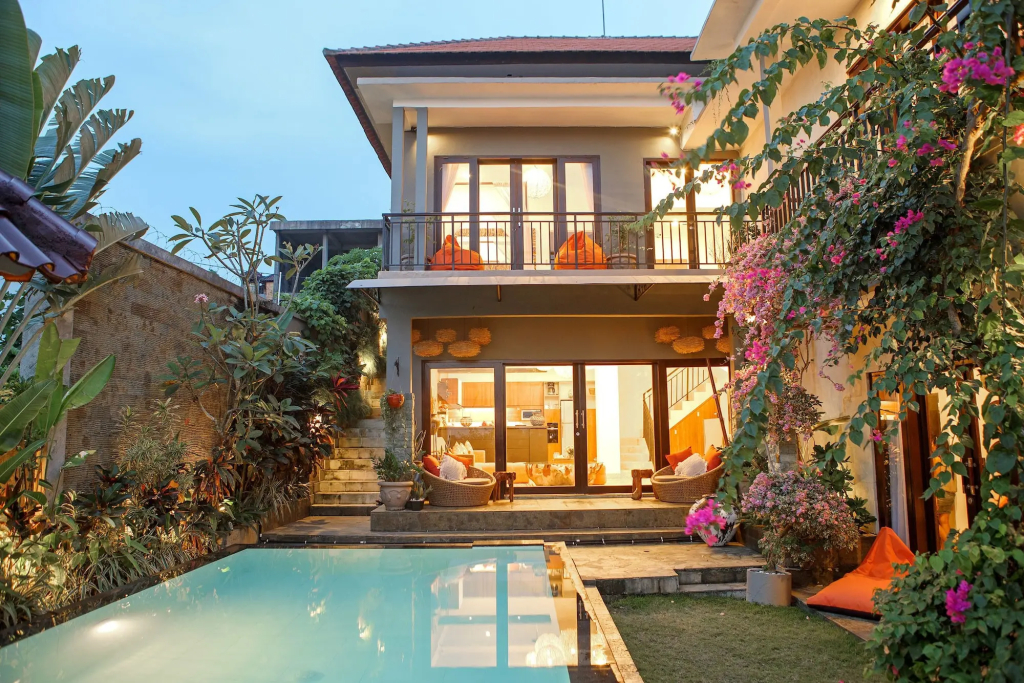 Cliffront Tropical Villa Cantik