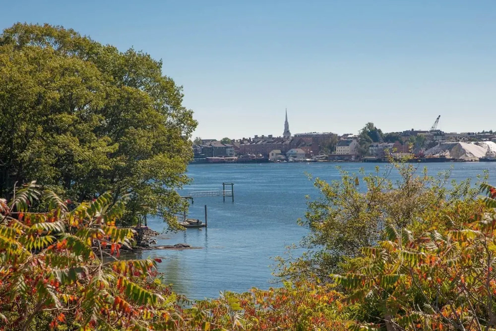 Beach & Waterfront