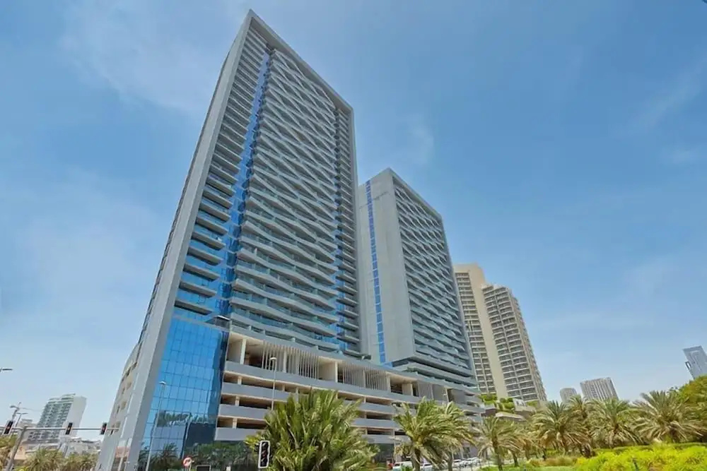 Guest and Co - Enchanting Vistas From This Fancy Apartment in JVC