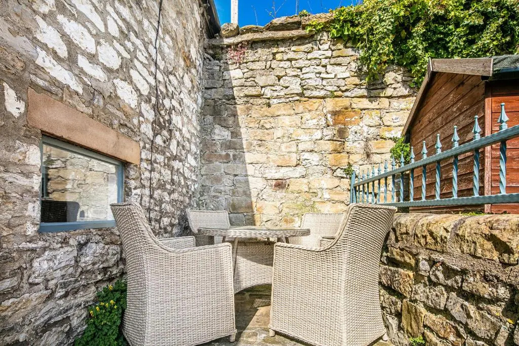 The Artists Loft - a superb cottage sensitively converted from a Grade II Listed 17th Century building
