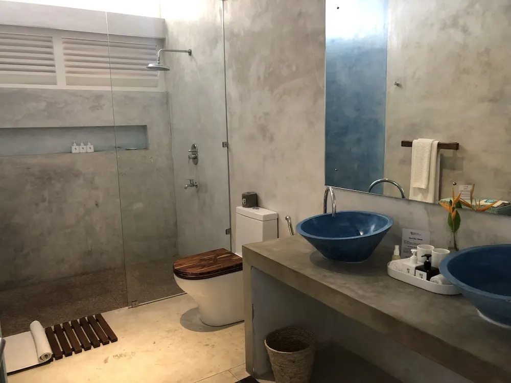 Sri Sharavi Beach Villas & Spa